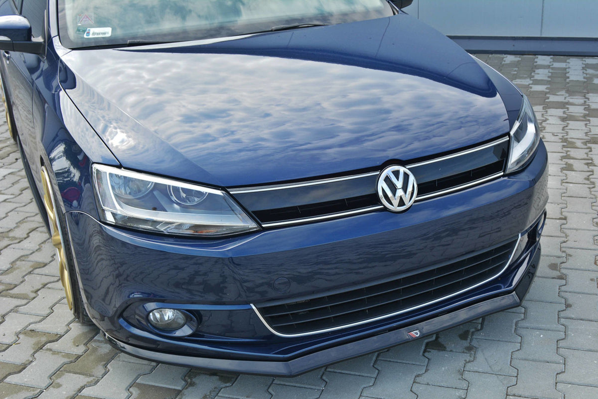 Street+ Spoilerlippe Front Ansatz V.2 passend für VOLKSWAGEN JETTA MK6 SEDAN vor Facelift schwarz Hochglanz – Ansicht 3