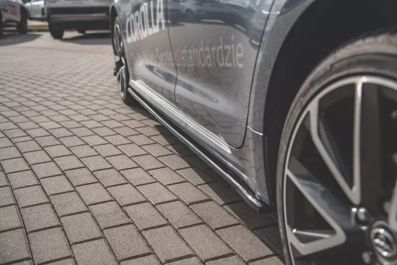Maxton Design Seitenschweller (Paar) für Toyota Corolla XII E210 Limo Hochglanz schwarz – Ansicht 4