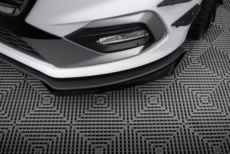 Maxton Design Street Pro Frontlippe für Ford Fiesta ST / ST-Line Mk8 schwarz + Glanz Flaps – Ansicht 4