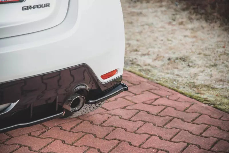 Maxton Design Diffusor Flaps V.1 für Toyota GR Yaris Mk4 Hochglanz schwarz – Ansicht 4