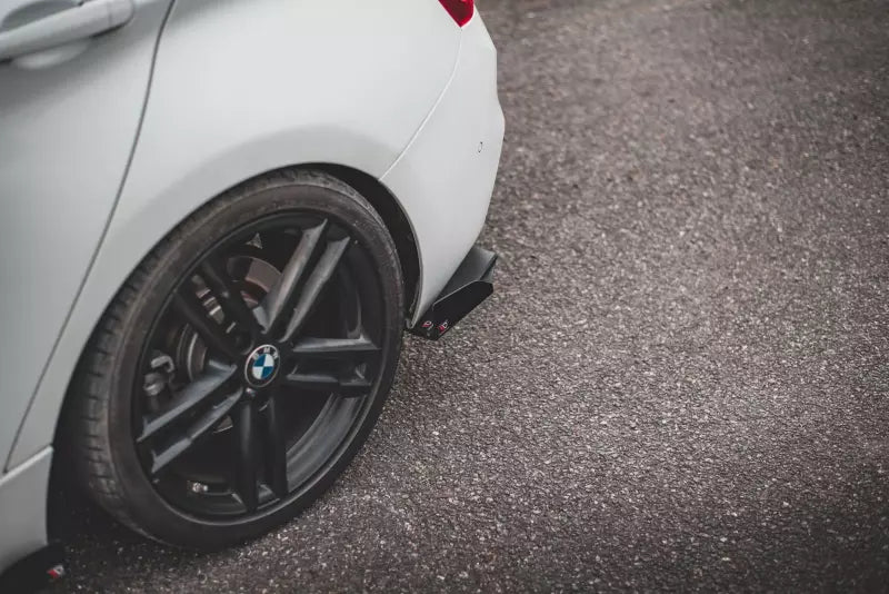 Maxton Design Street Pro Diffusor Flaps V.3 für BMW 1er F20 M Paket Facelift / M140i matt schwarz mit Hochglanz Flaps – Ansicht 4