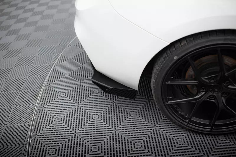 Maxton Design Street Pro Heckdiffusor Flaps für BMW 1er F20 M Paket Facelift / M140i Hochglanz schwarz – Ansicht 4