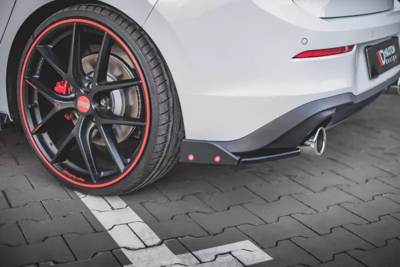 Maxton Design Diffusor Flaps V.2 für VW Golf 8 GTI / GTD Hochglanz schwarz – Ansicht 4