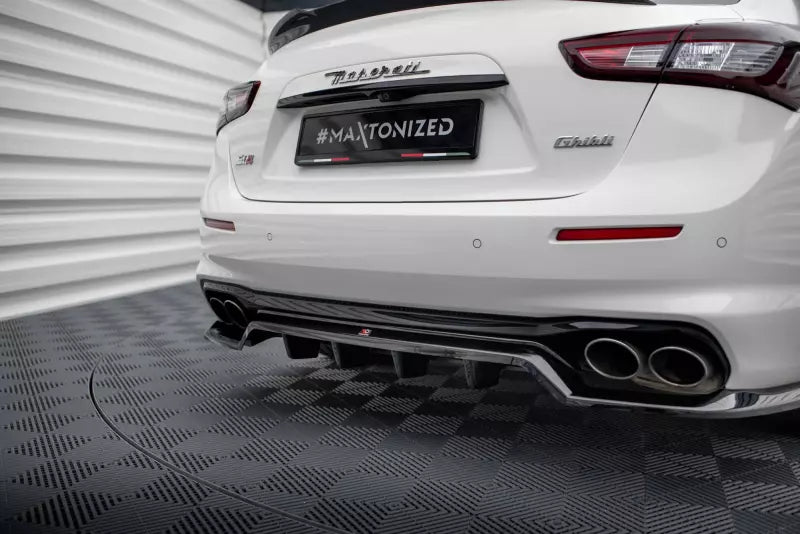 Maxton Design mittlerer Heckdiffusor DTM Look für Maserati Ghibli Mk3 Facelift Hochglanz schwarz – Ansicht 4