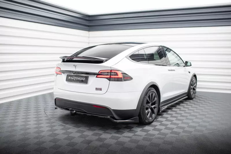 Maxton Design mittlerer Heckdiffusor für Tesla Model X Mk1 Facelift Hochglanz schwarz – Ansicht 4