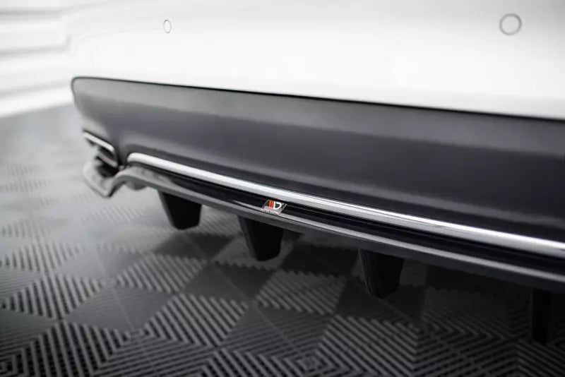 Maxton Design Mittlerer Heckdiffusor für Mercedes-Benz CLA C117 Facelift Hochglanz schwarz – Ansicht 4