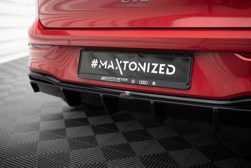 Maxton Design Heckdiffusor für VW Golf 8 GTE/ R-Line Hochglanz schwarz – Ansicht 4