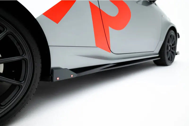 Maxton Design Seitenschweller (Paar) mit Flaps für Toyota GR Yaris Mk4 Facelift Hochglanz schwarz – Ansicht 4