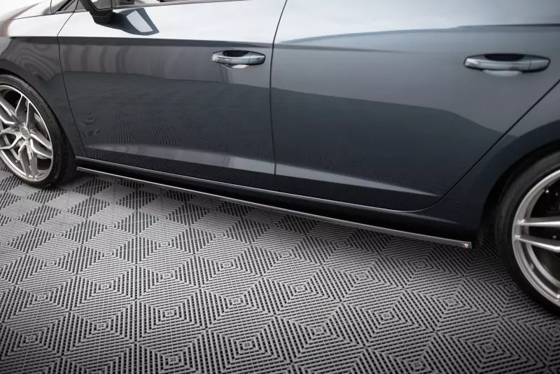 Maxton Design Seitenschweller (Paar) V.2 für Seat Leon 3 (Typ 5F) Cupra / FR Facelift Hochglanz schwarz – Ansicht 4