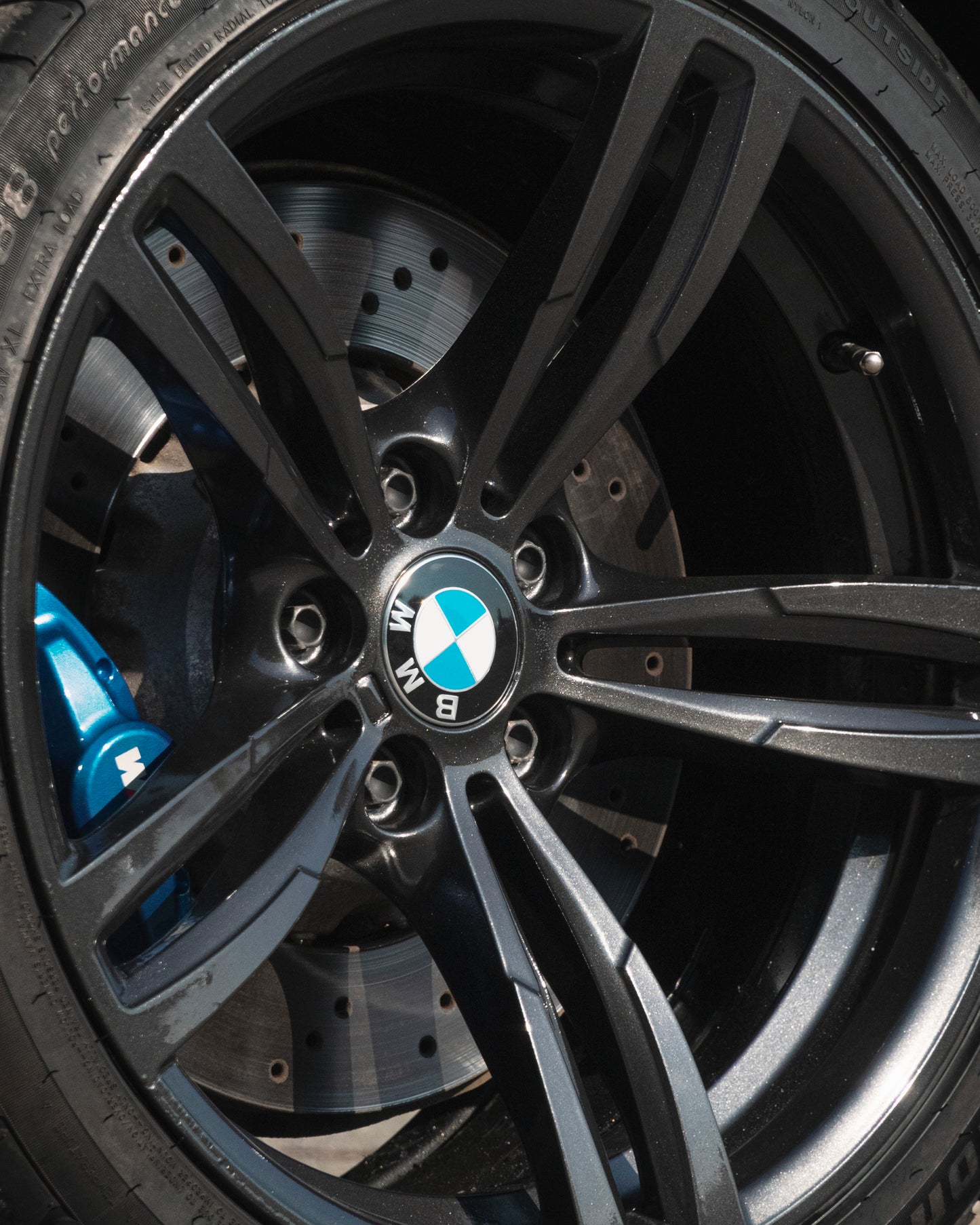 M2 Onyx-Black