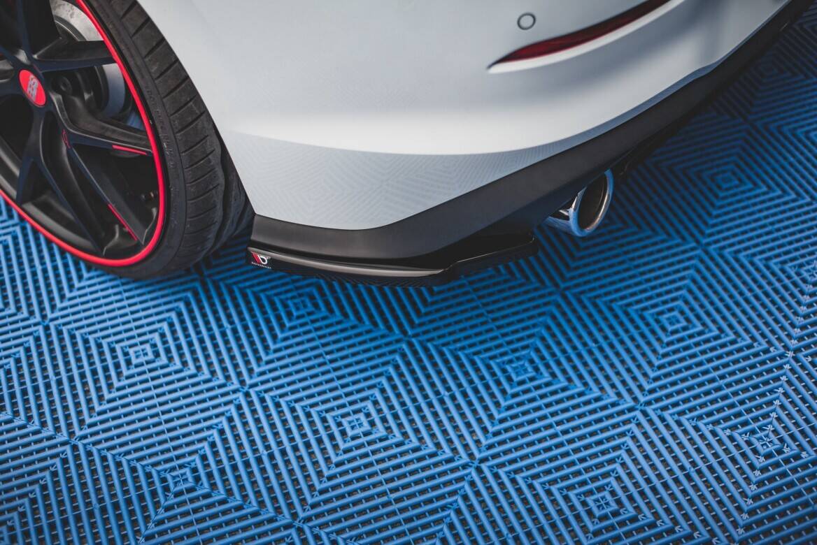 Heck Ansatz Flaps Diffusor V.1 passend für VW Golf GTI / GTE Mk8 schwarz Hochglanz – Ansicht 4