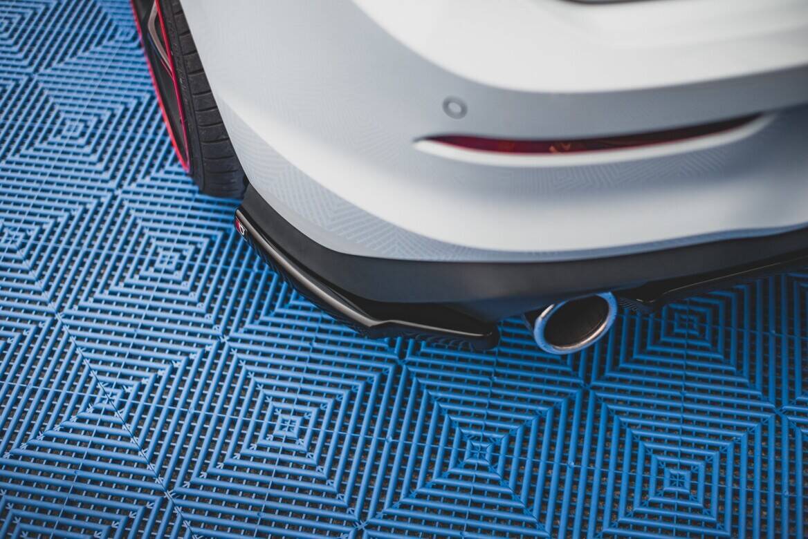 Heck Ansatz Flaps Diffusor V.1 passend für VW Golf GTI / GTE Mk8 schwarz Hochglanz – Ansicht 3