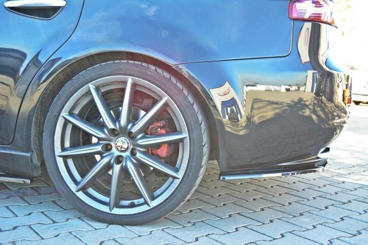 Heck Ansatz Flaps Diffusor passend für L + R Alfa Romeo 159 schwarz Hochglanz – Ansicht 1