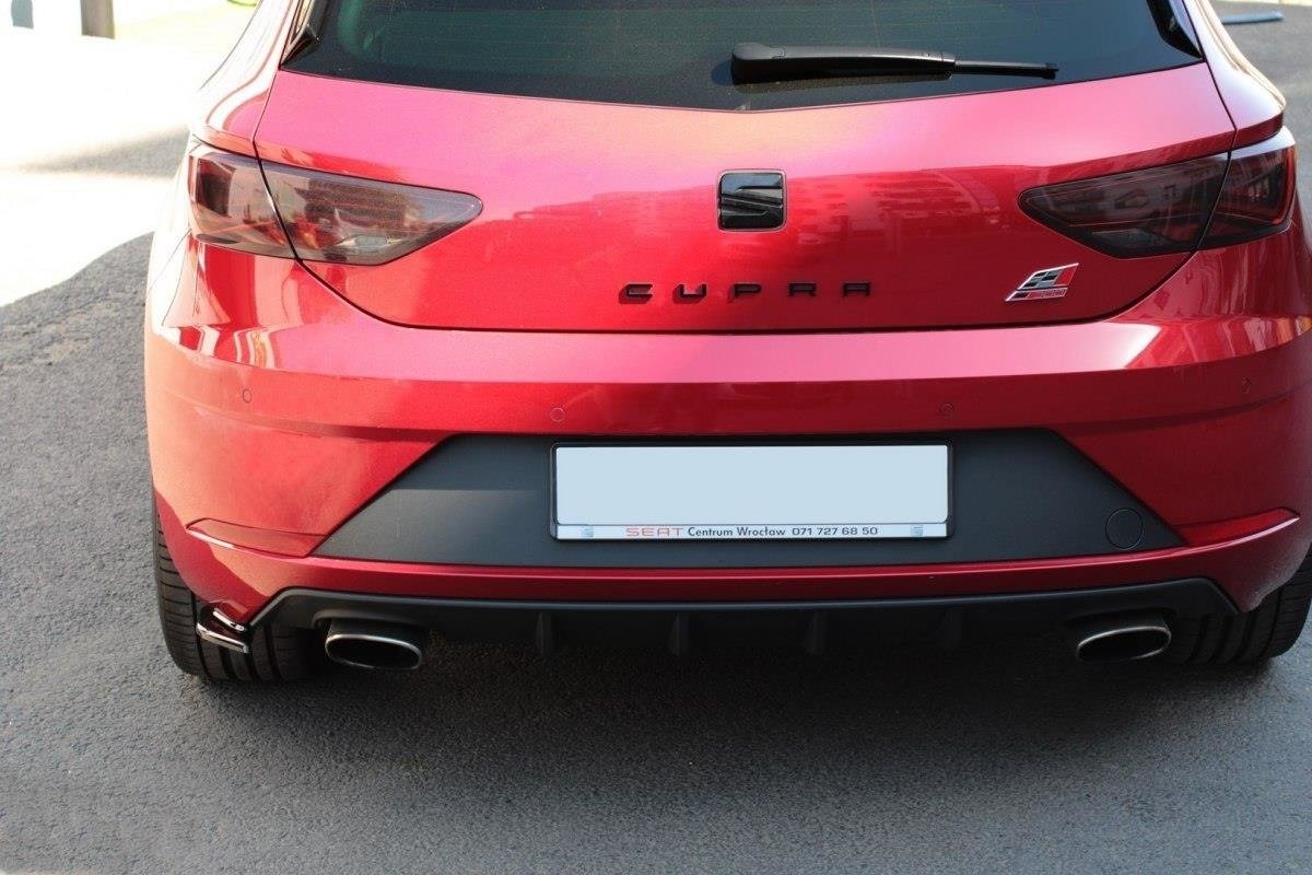Heck Ansatz Flaps Diffusor V.2 passend für Seat Leon Cupra Mk3 FL Hatchback schwarz Hochglanz – Ansicht 2