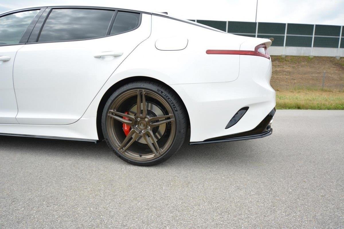 Heck Ansatz Flaps Diffusor passend für KIA Kia Stinger Gt / GT-Line Mk1 schwarz Hochglanz – Ansicht 1