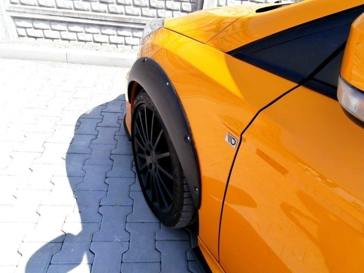 Kotflügelverlängerung Ford Focus ST Mk3 schwarz Hochglanz – Ansicht 4