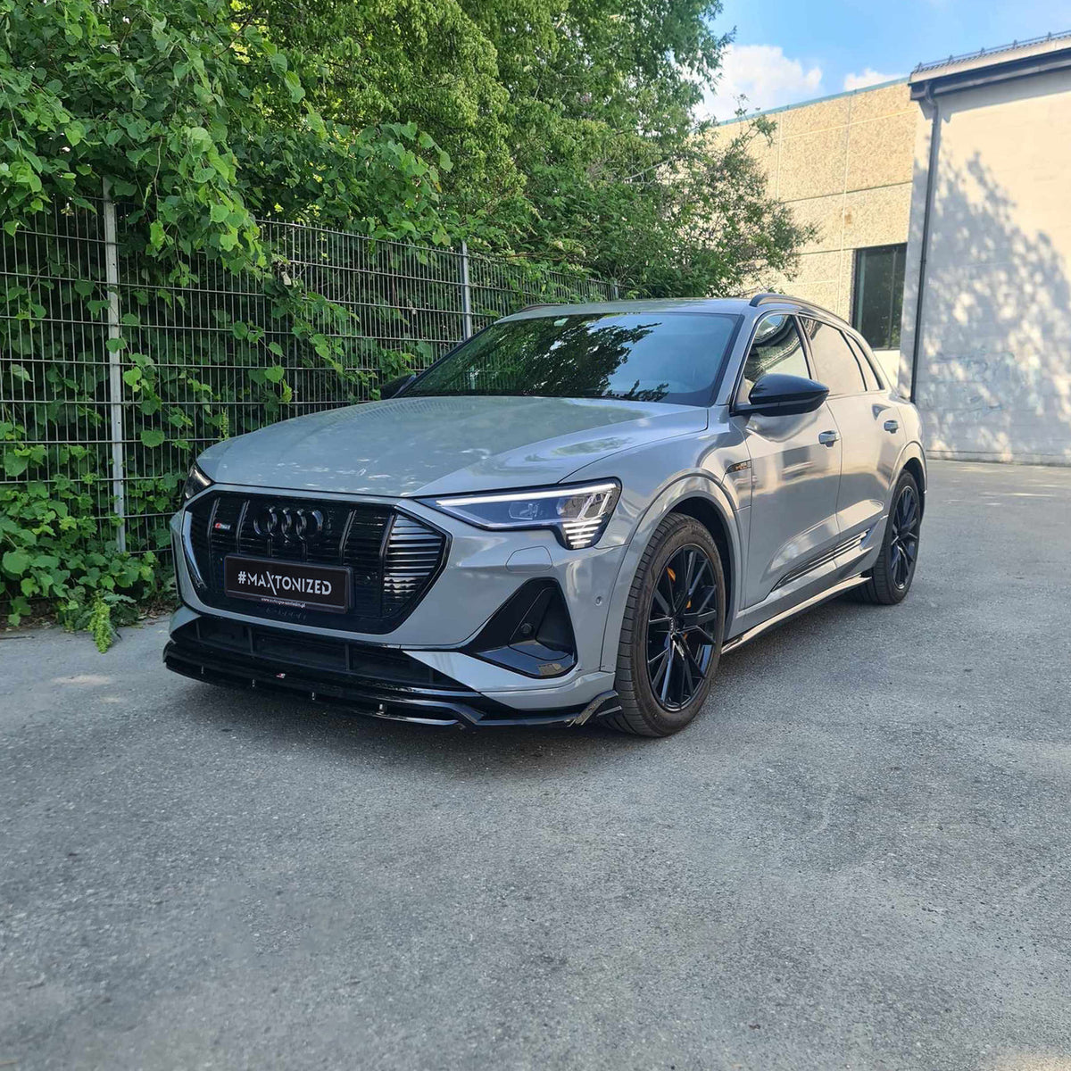 Street+ Spoilerlippe Front Ansatz passend für Audi e-Tron S-Line schwarz Hochglanz – Ansicht 1