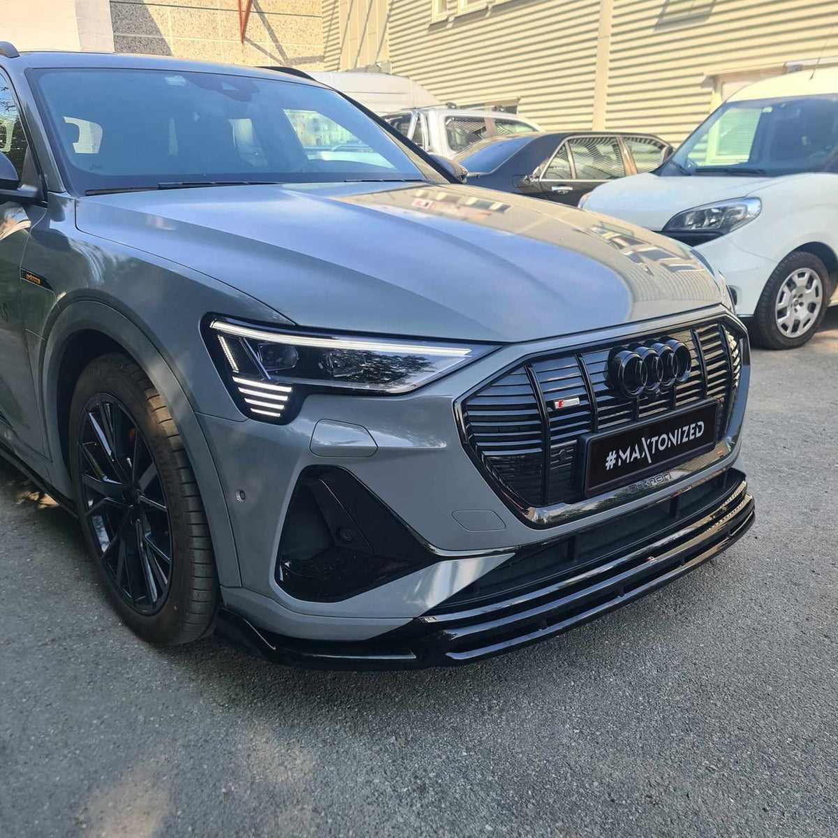 Street+ Spoilerlippe Front Ansatz passend für Audi e-Tron S-Line schwarz Hochglanz – Ansicht 3