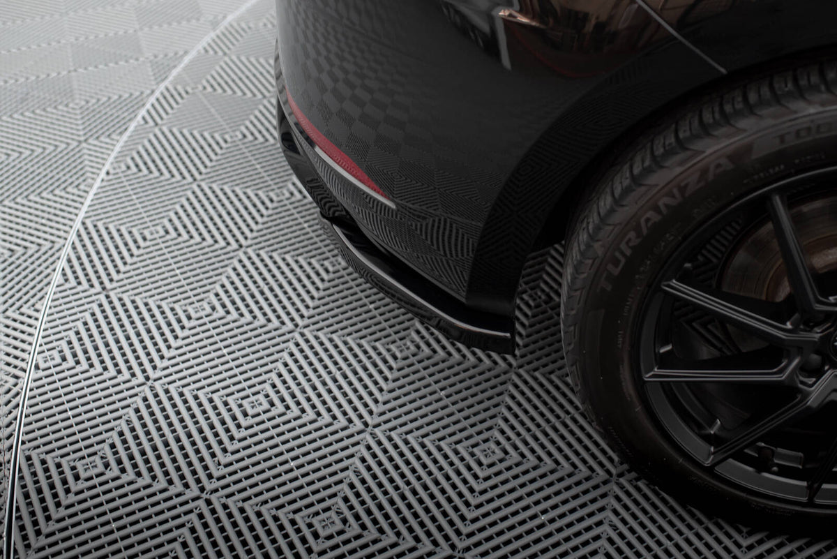 Heck Ansatz Flaps Diffusor V.2 passend für Seat Leon Hatchback Mk3 Facelift schwarz Hochglanz – Ansicht 4