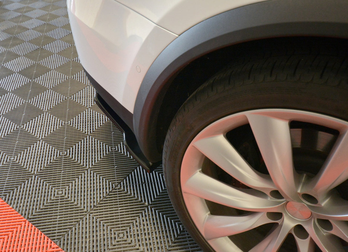 Heck Ansatz Flaps Diffusor V.2 passend für TESLA MODEL X  schwarz Hochglanz – Ansicht 4