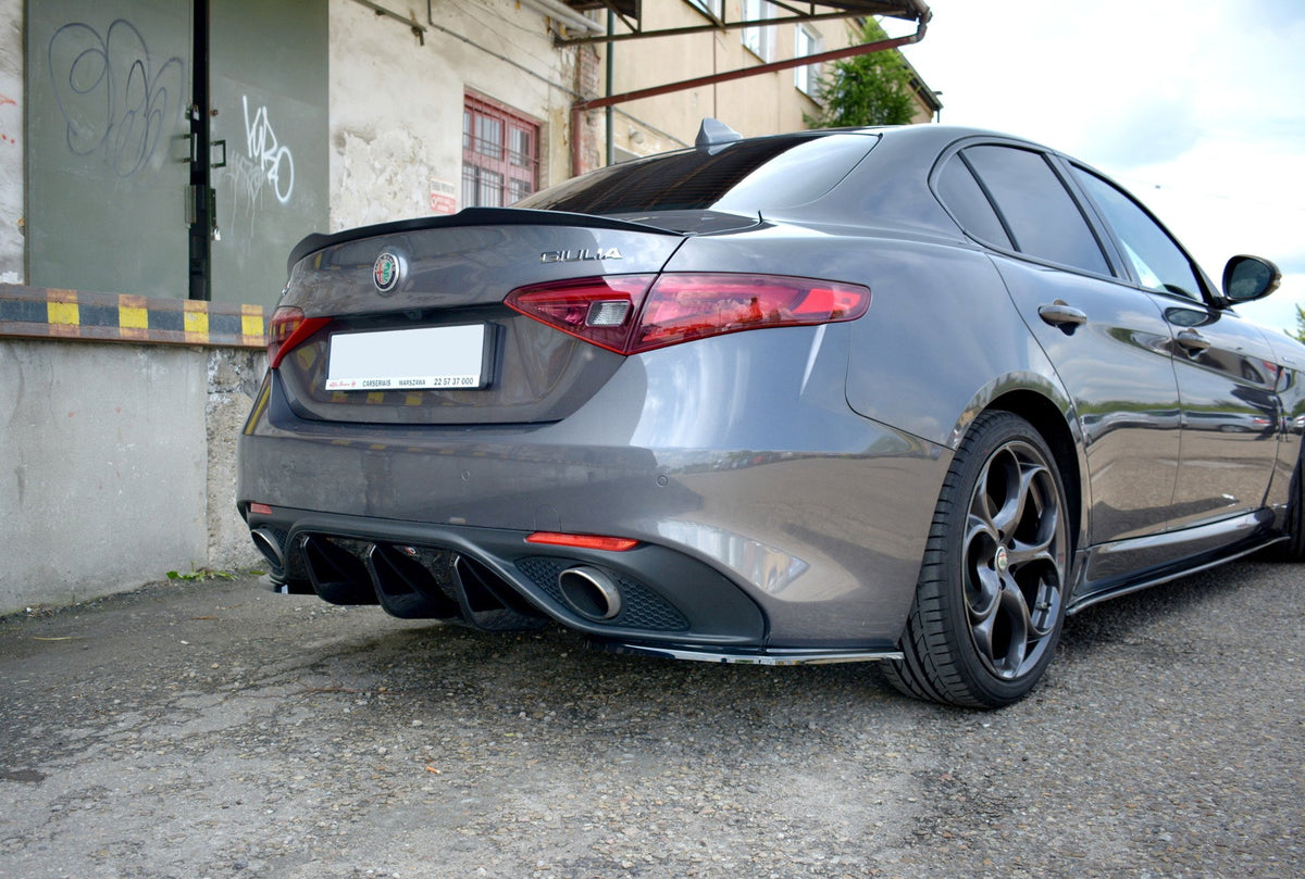 Diffusor Heck Ansatz passend für Alfa Romeo Giulia Veloce schwarz Hochglanz – Ansicht 1