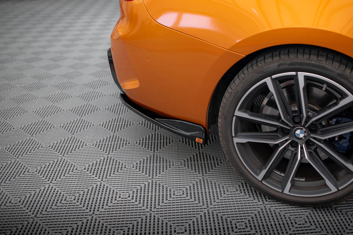 Heck Ansatz Flaps Diffusor V.6 passend für BMW 4er M440i G22 / G23 / G22 Facelift / G23 Facelift schwarz Hochglanz – Ansicht 3