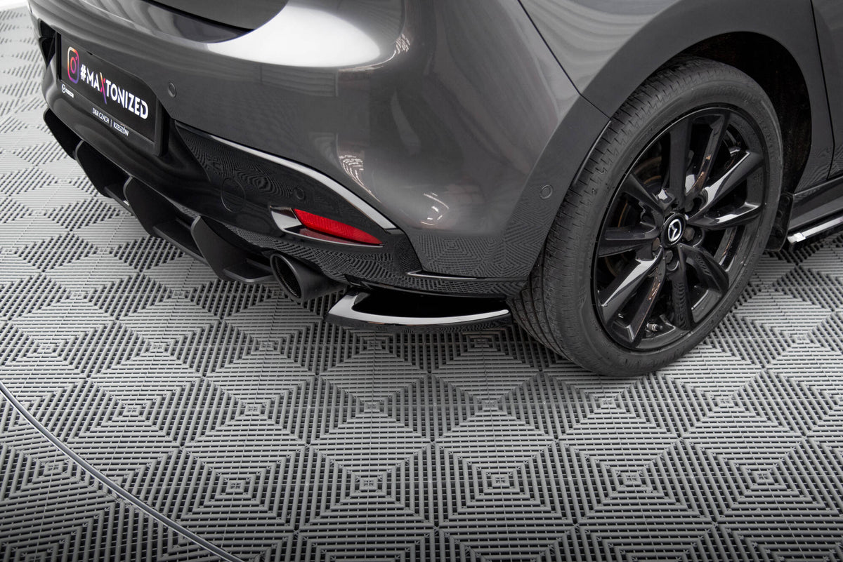 Heck Ansatz Flaps Diffusor passend für Mazda 3 Mk4 schwarz Hochglanz – Ansicht 3