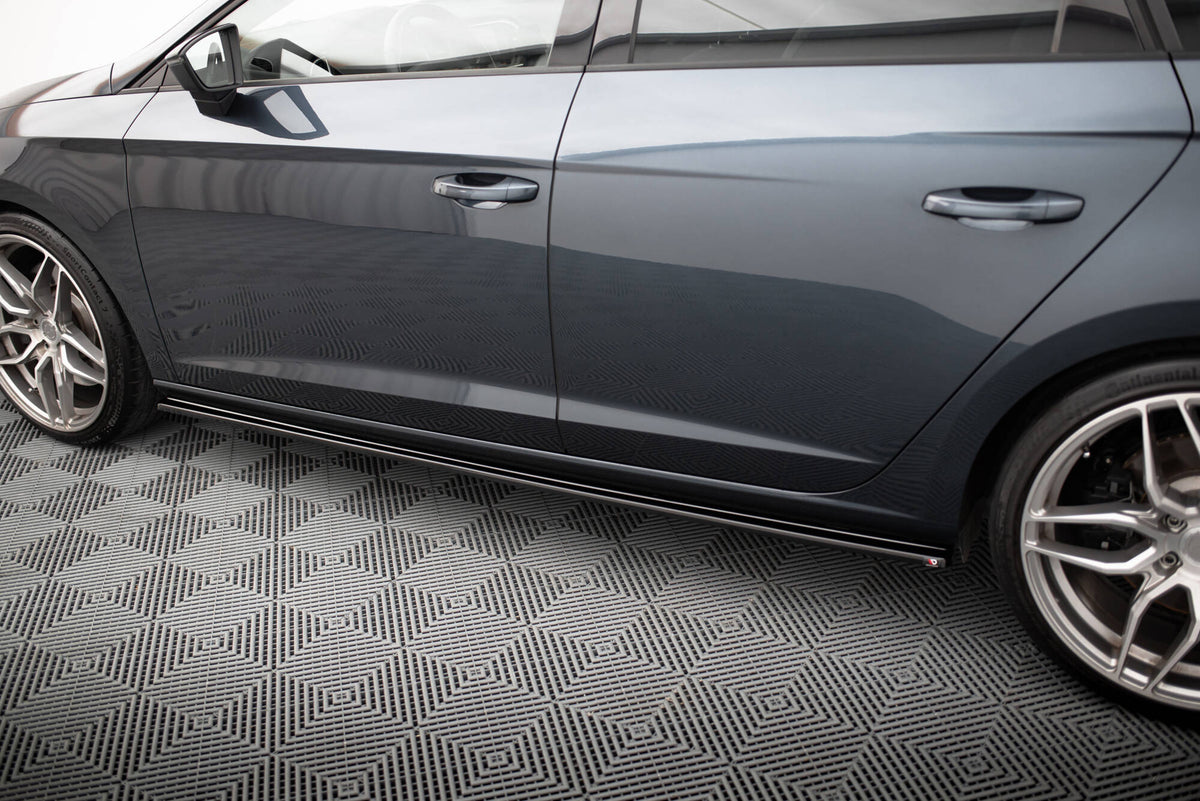Street+ Seitenschweller Leisten passend für v.1 Seat Leon Mk3 Cupra/ FR Facelift schwarz Hochglanz – Ansicht 4