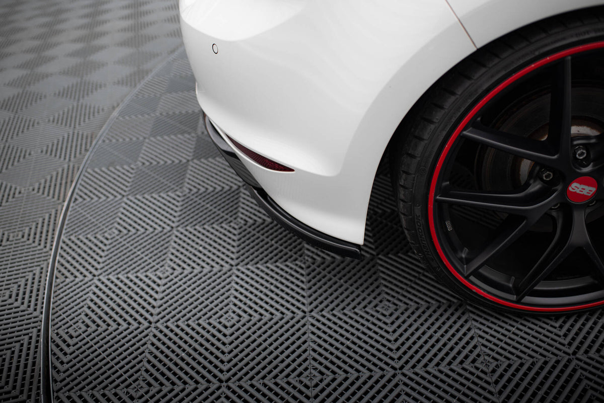 Heck Ansatz Flaps Diffusor V.1 passend für VW Golf 7 R / R-Line  schwarz Hochglanz – Ansicht 4
