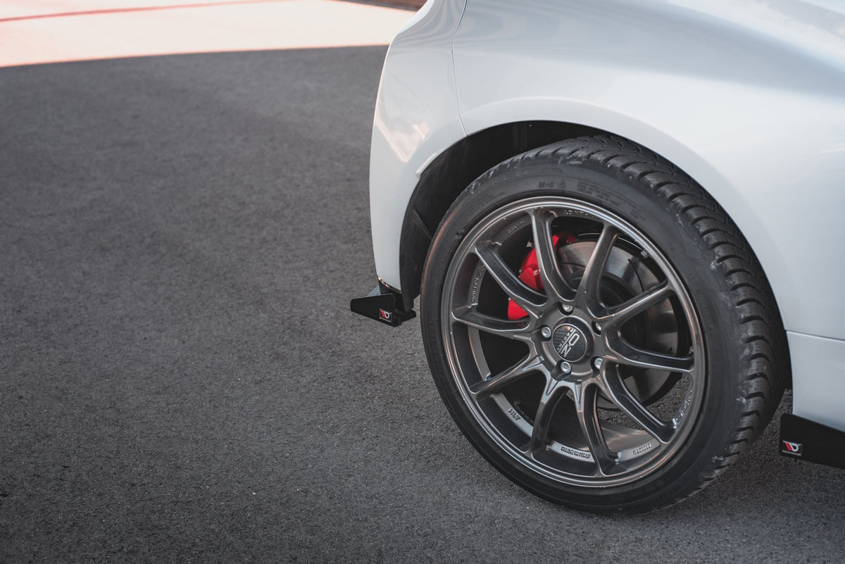 Hintere Seiten Flaps passend für Toyota GR Yaris Mk4 schwarz Hochglanz – Ansicht 1