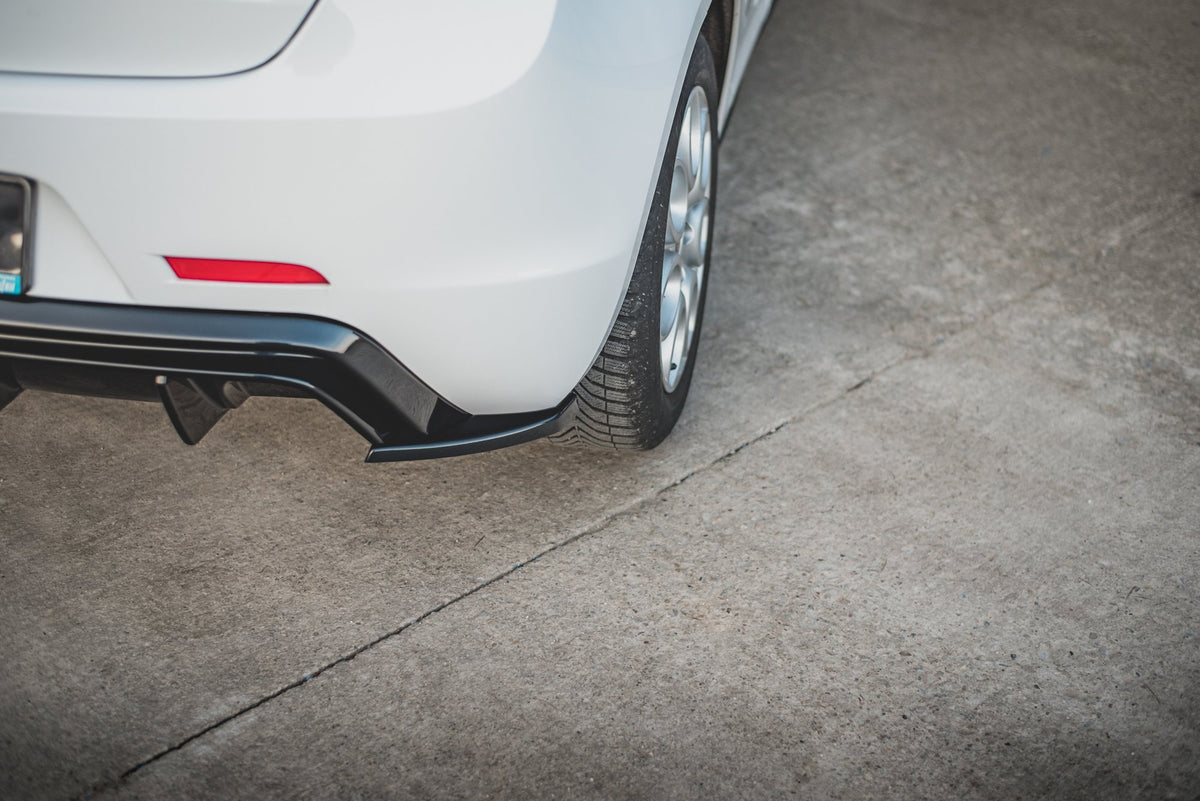 Heck Ansatz Flaps Diffusor V.3 passend für Alfa Romeo Giulietta Facelift schwarz Hochglanz – Ansicht 3