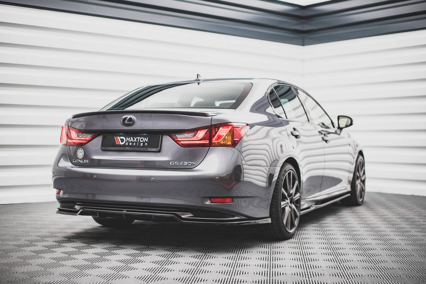 Street+ Mittlerer Diffusor RACE passend für Lexus GS F Sport Hybrid Mk4 (L10) schwarz Hochglanz – Ansicht 3
