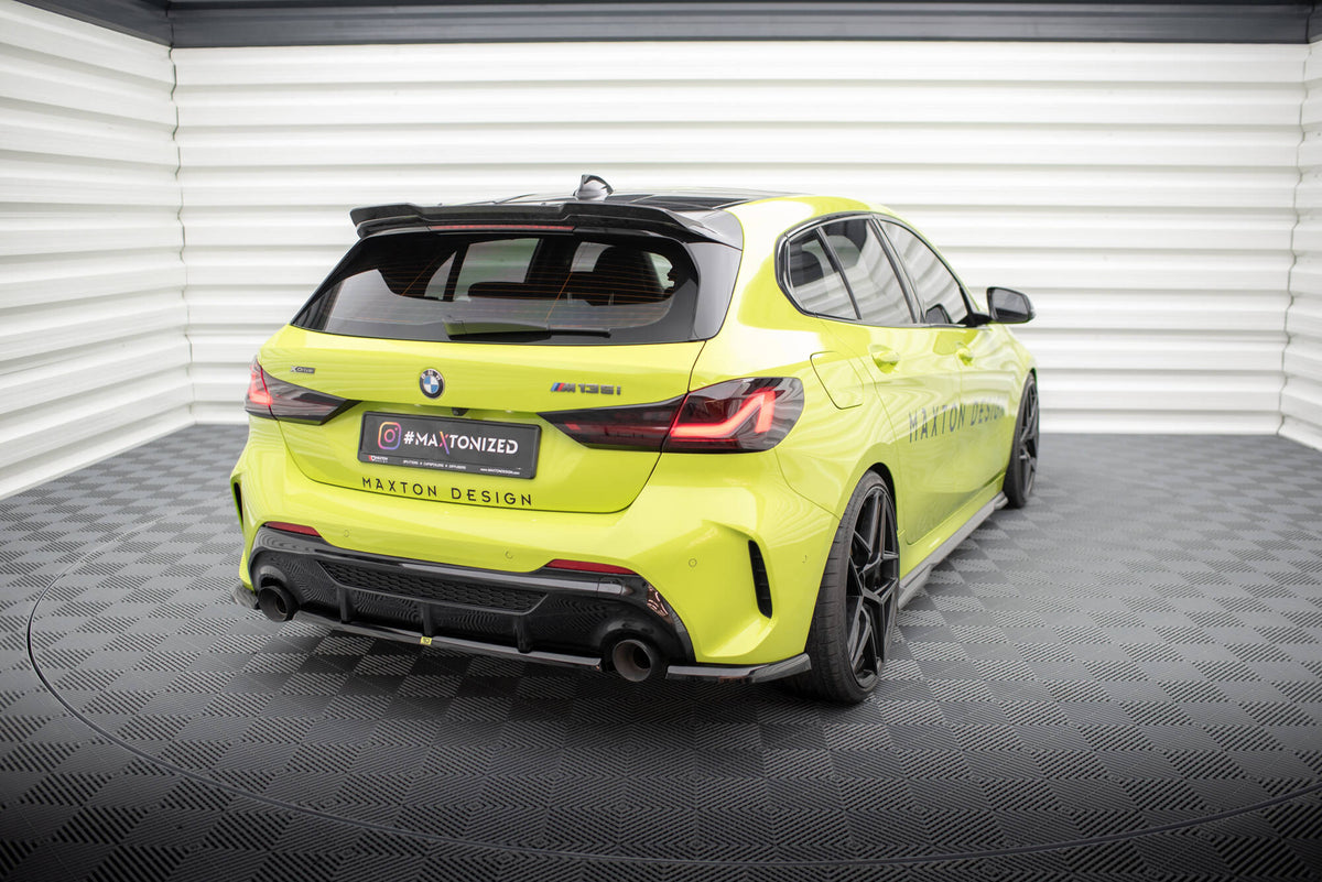Heck Ansatz Flaps Diffusor V.1 passend für1 BMW 1er M-Paket / M135i F40 schwarz Hochglanz – Ansicht 1