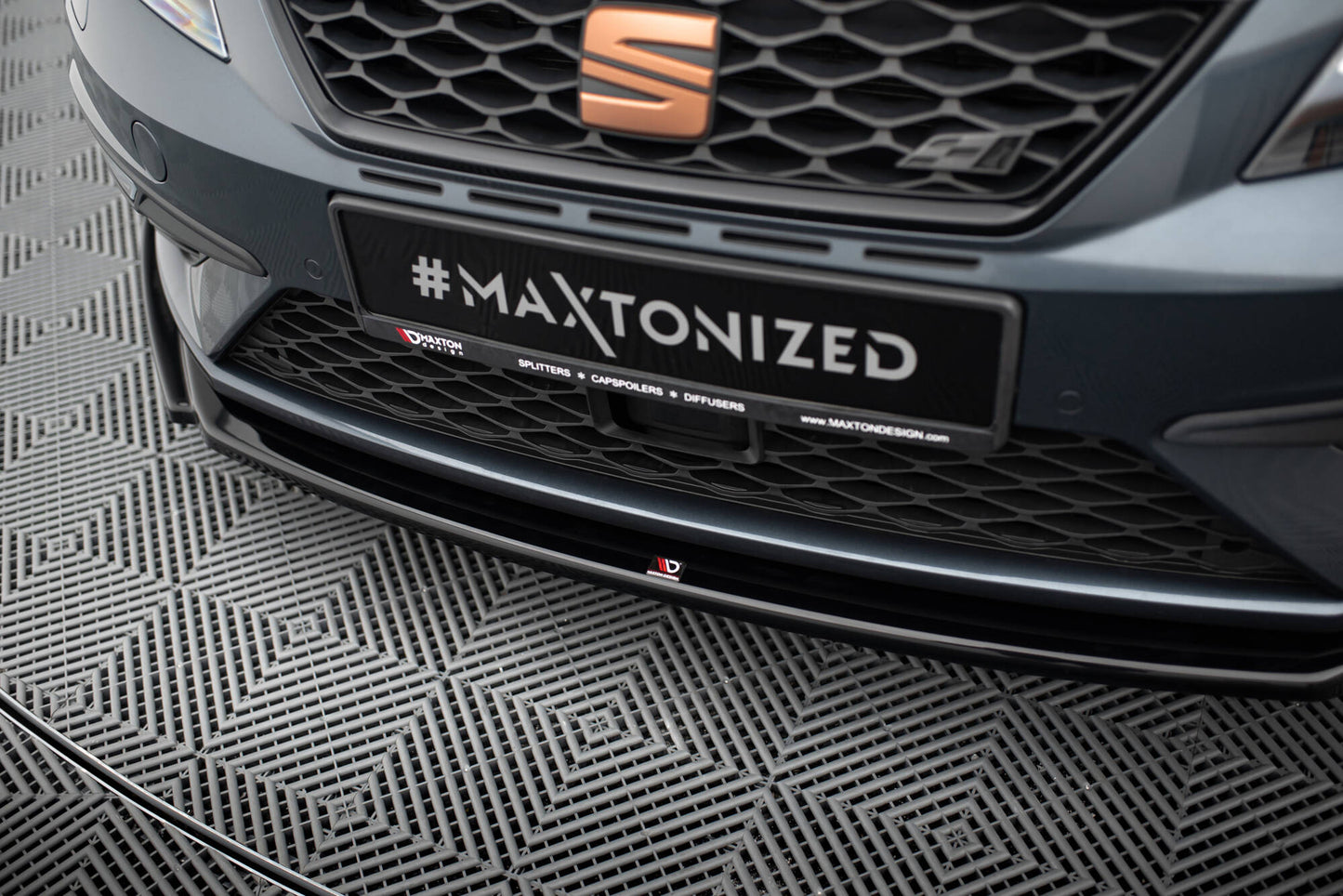 Street+ Spoilerlippe Front Ansatz V.5 passend für Seat Leon Cupra / FR Mk3 FL schwarz Hochglanz – Ansicht 4