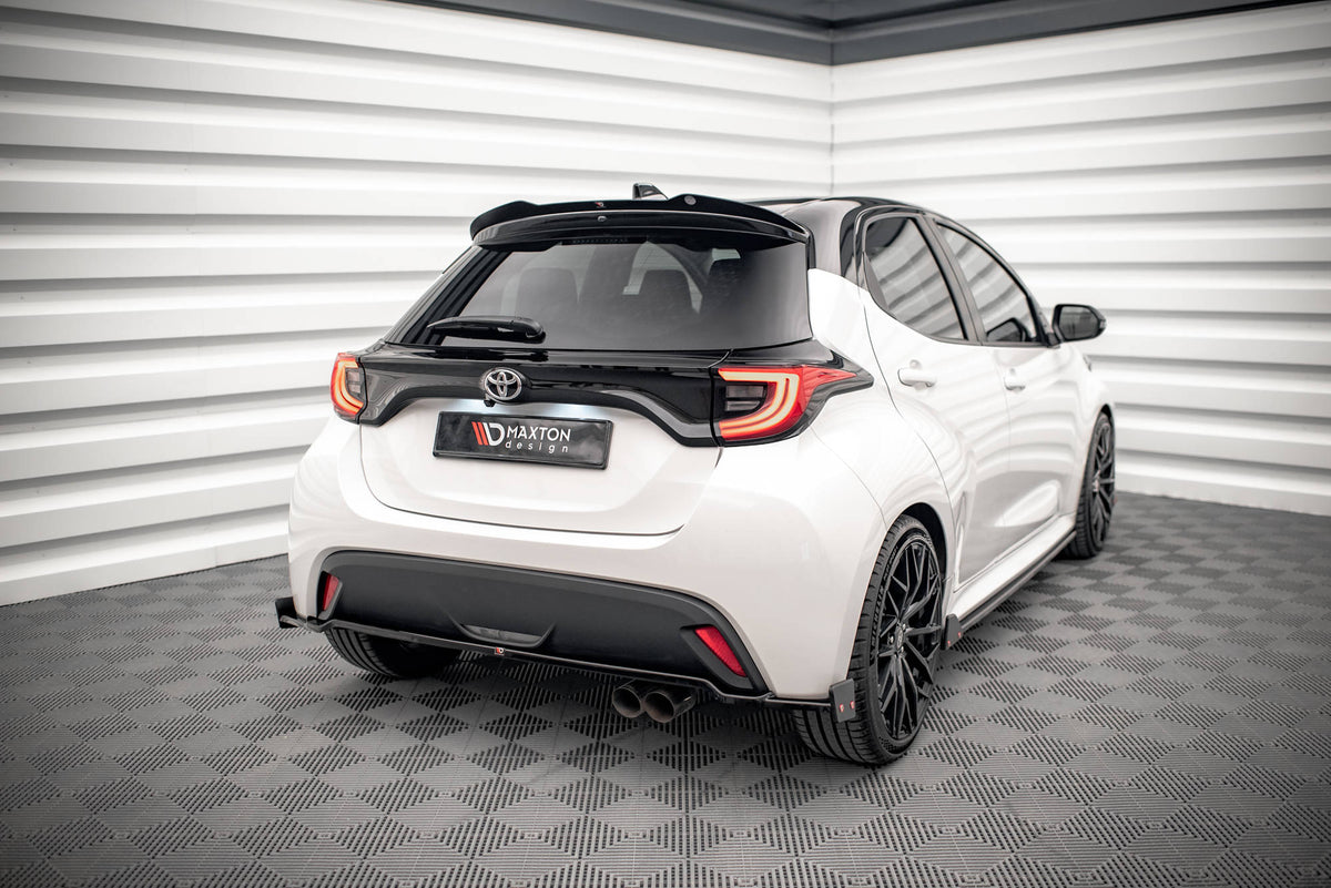 Heckspoiler Lippe V.2 Toyota Yaris Mk4 schwarz Hochglanz – Ansicht 1