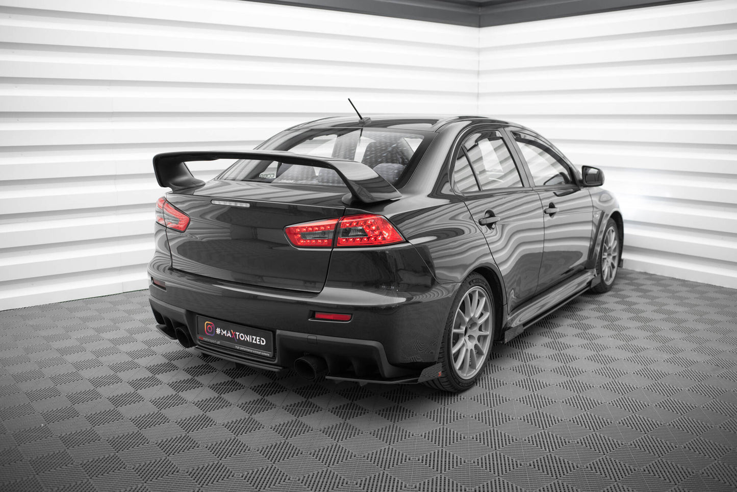 Street Pro Heck Ansatz Flaps Diffusor + Flaps passend für Mitsubishi Lancer EVO X schwarz Hochglanz – Ansicht 1