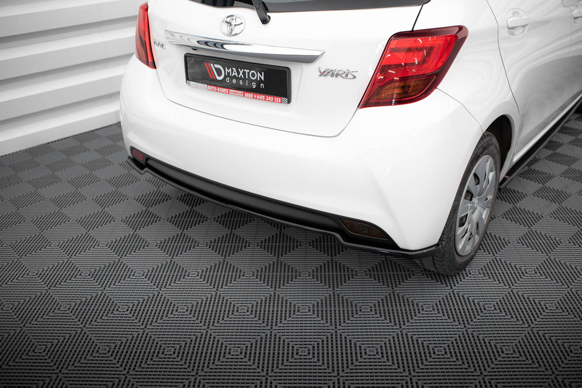Heckansatz Toyota Yaris Mk3 Facelift schwarz Hochglanz – Ansicht 3