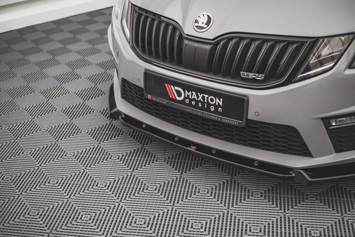 Street+ Spoilerlippe Front Ansatz V.2 passend für Skoda Octavia RS Mk3 Facelift schwarz Hochglanz – Ansicht 3