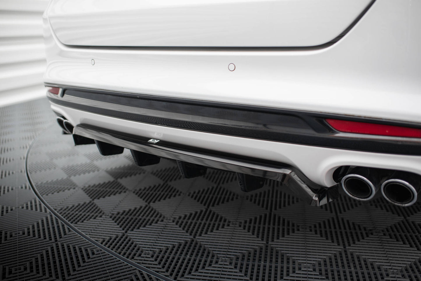Street+ Mittlerer Diffusor RACE passend für Ford Mondeo Sport Mk5 Facelift / Fusion Sport Mk2 Facelift schwarz Hochglanz – Ansicht 1