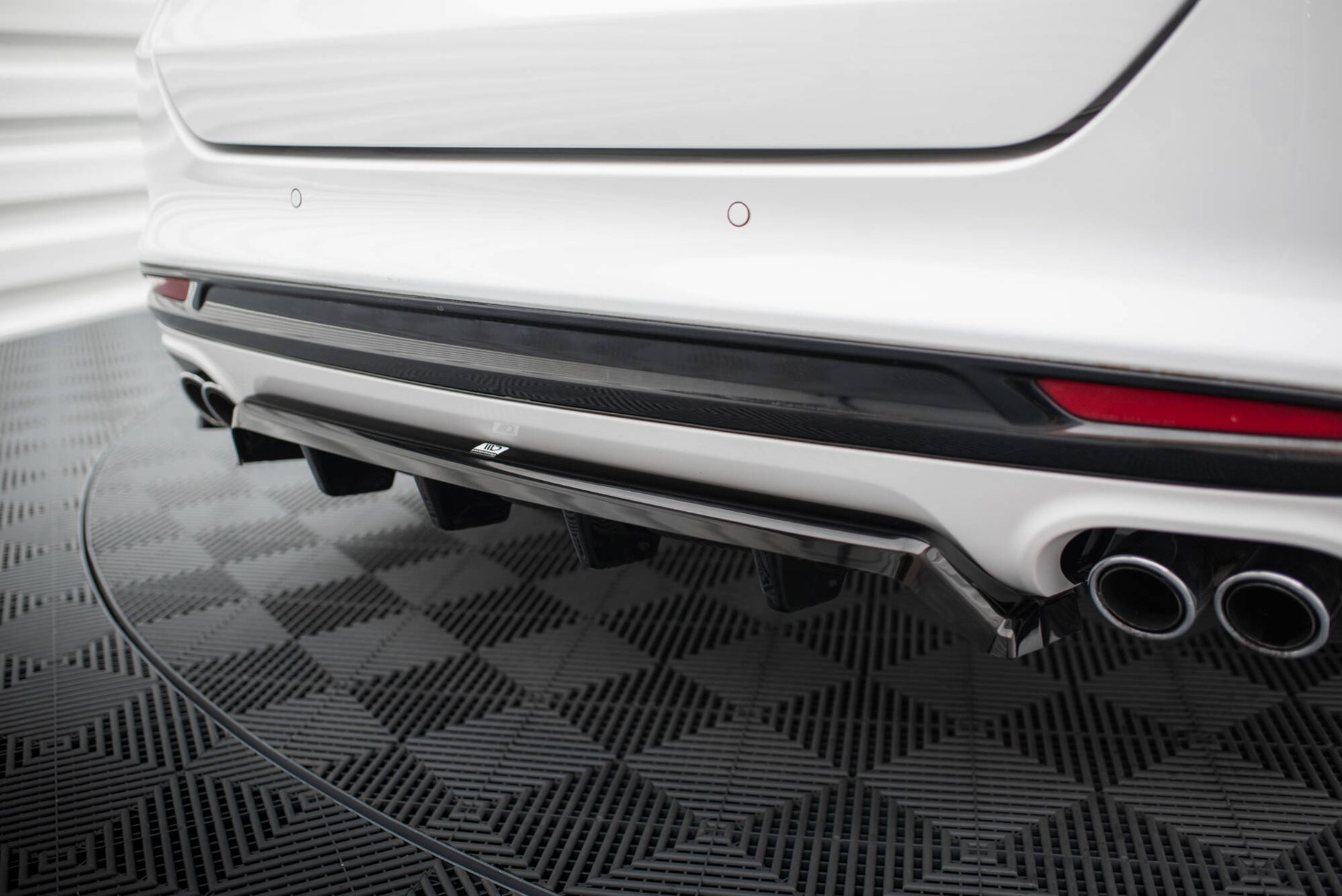 Street+ Mittlerer Diffusor RACE passend für Ford Mondeo Sport Mk5 Facelift / Fusion Sport Mk2 Facelift schwarz Hochglanz – Ansicht 1