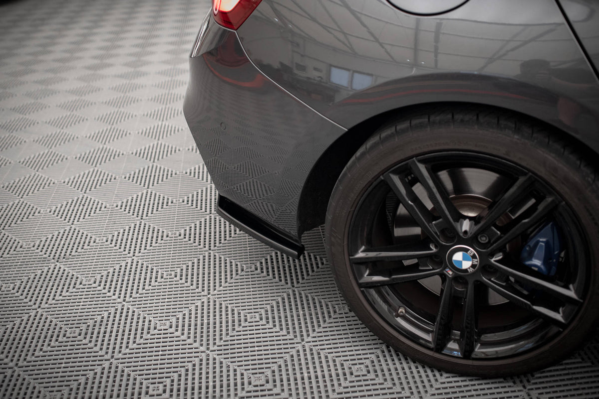 Heck Ansatz Flaps Diffusor passend für BMW 1er F20/F21 M-Power Facelift schwarz Hochglanz – Ansicht 4