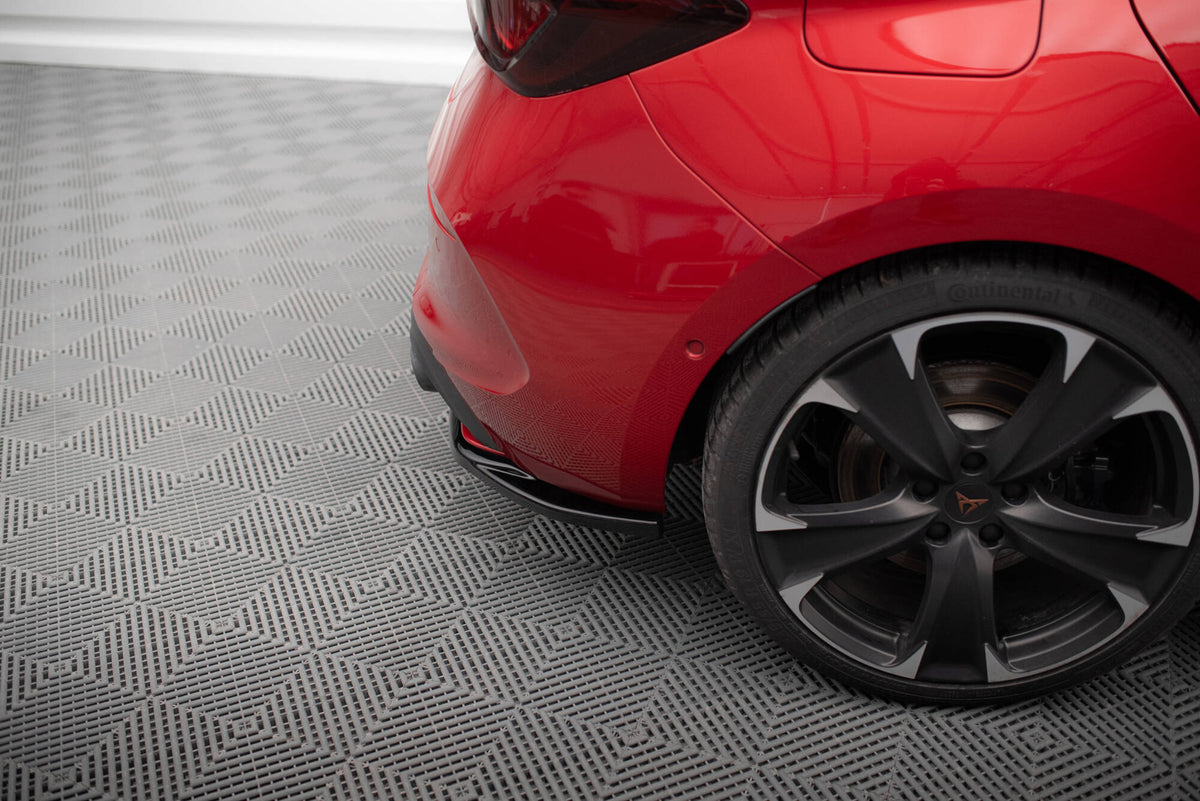 Heck Ansatz Flaps Diffusor V.1 passend für Cupra Leon Hatchback Mk1 schwarz Hochglanz – Ansicht 3