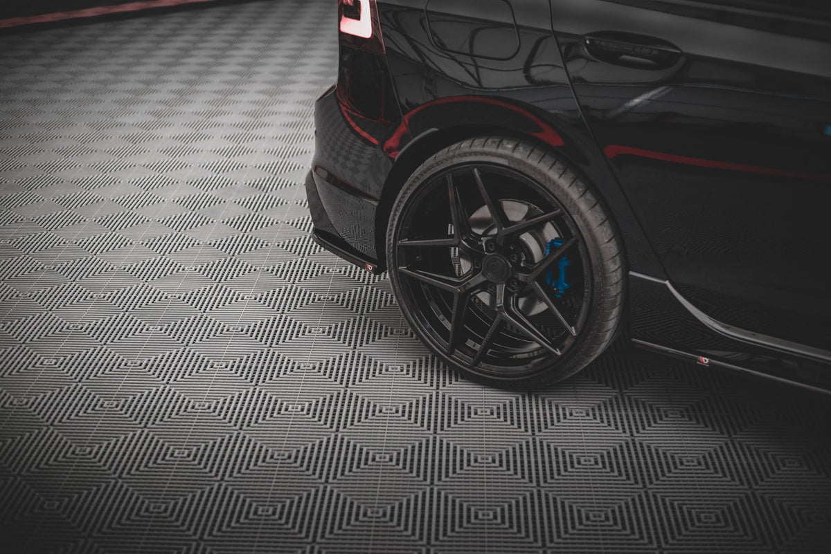Heck Ansatz Flaps Diffusor V.3 passend für VW Golf R Hatchback Mk8 Facelift schwarz Hochglanz – Ansicht 4