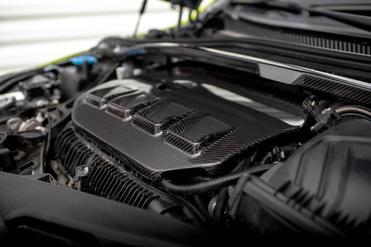 Carbon Fiber Engine Cover BMW M135i F40 / F70 – Ansicht 4