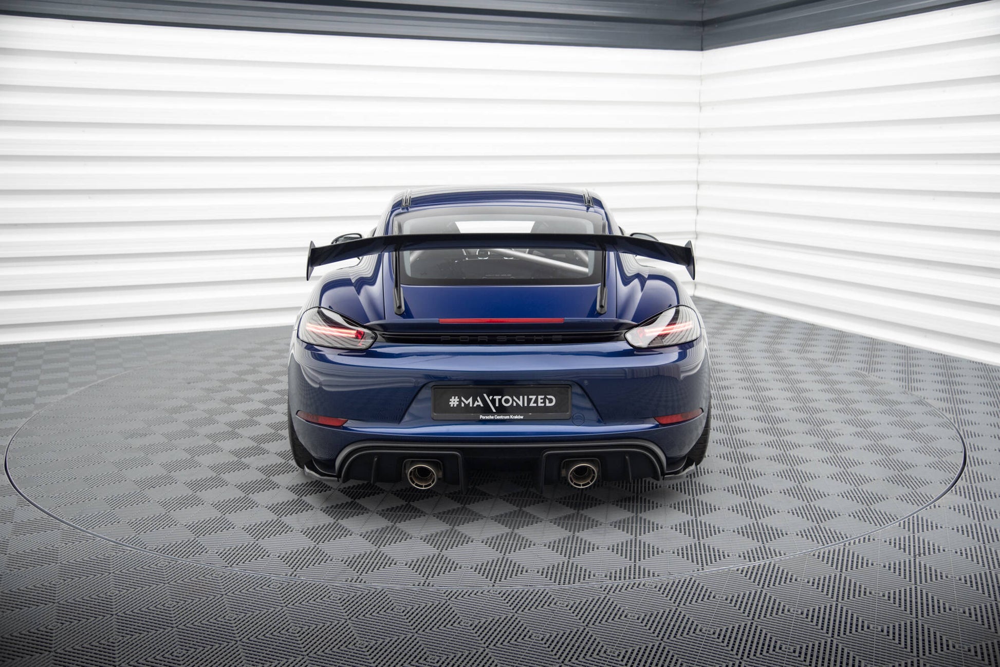 Heck Ansatz Flaps Diffusor passend für Porsche 718 Cayman GT4 RS 982c schwarz Hochglanz – Ansicht 4