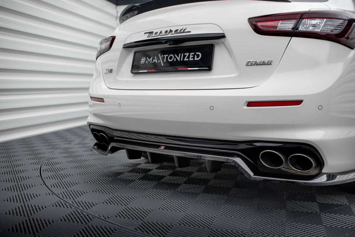 Street+ Mittlerer Diffusor RACE passend für Maserati Ghibli Mk3 Facelift schwarz Hochglanz – Ansicht 4