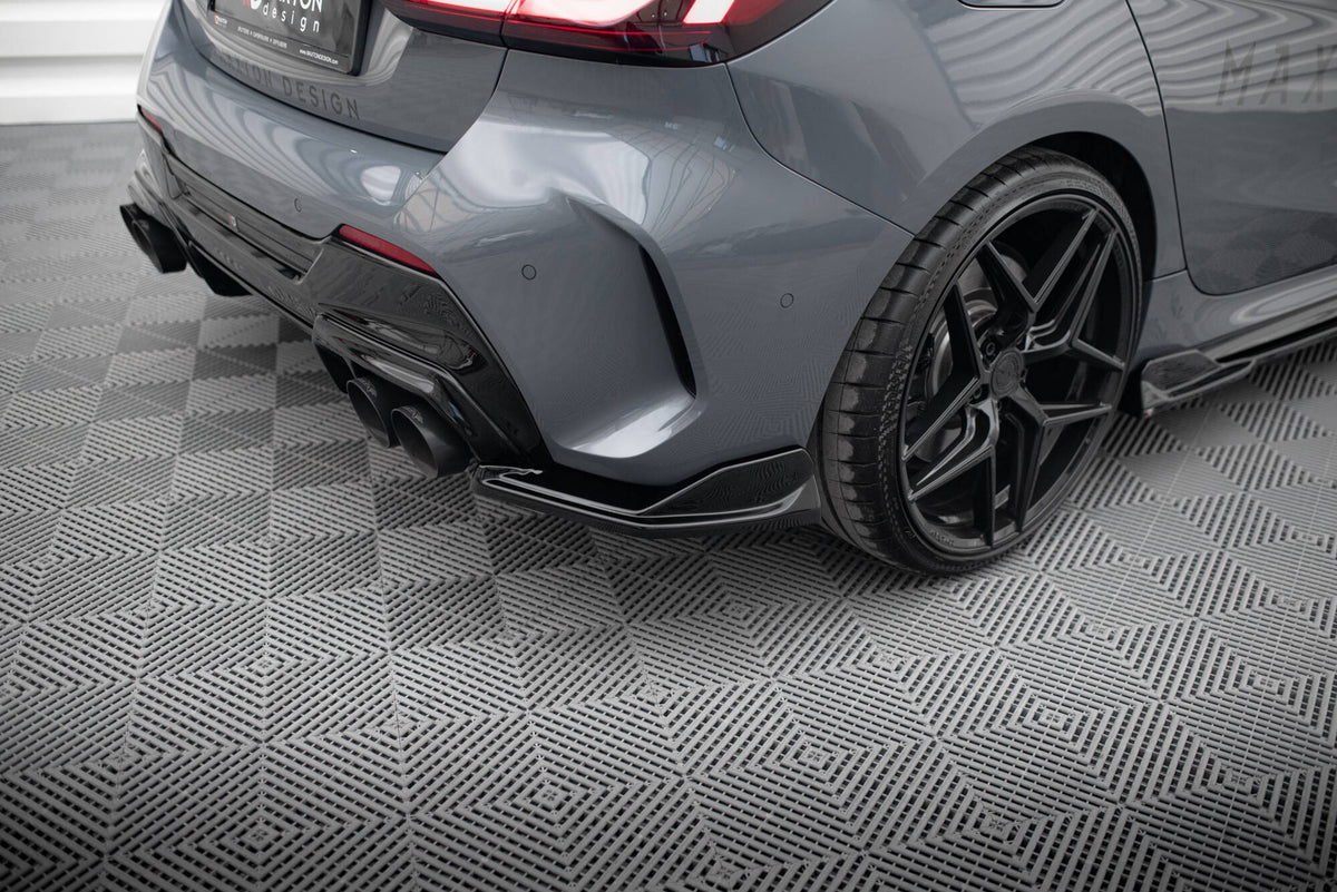 Heck Ansatz Flaps Diffusor V.4 passend für BMW 1er M-Paket /  M135i / 128ti F40 schwarz Hochglanz – Ansicht 3