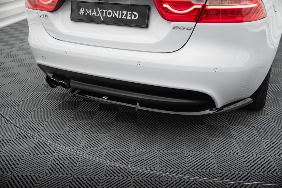 Heck Ansatz Flaps Diffusor passend für Jaguar XE R-Sport X760 schwarz Hochglanz – Ansicht 3