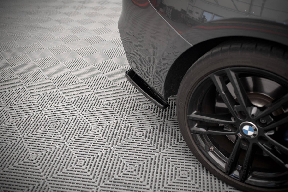 Heck Ansatz Flaps Diffusor V.2 passend für BMW 1er F20/F21 M-POWER FACELIFT schwarz Hochglanz – Ansicht 4