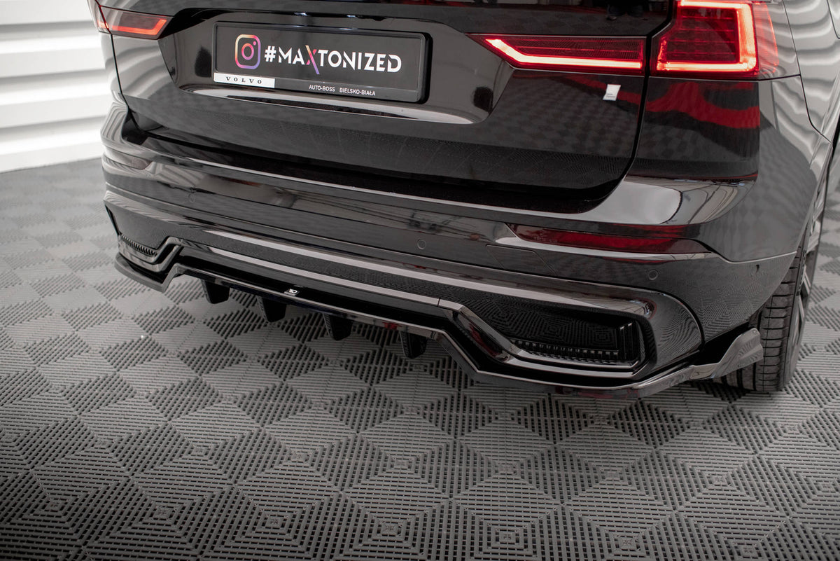 Street+ Mittlerer Diffusor RACE passend für Volvo XC60 R-Design Mk2 Facelift schwarz Hochglanz – Ansicht 3